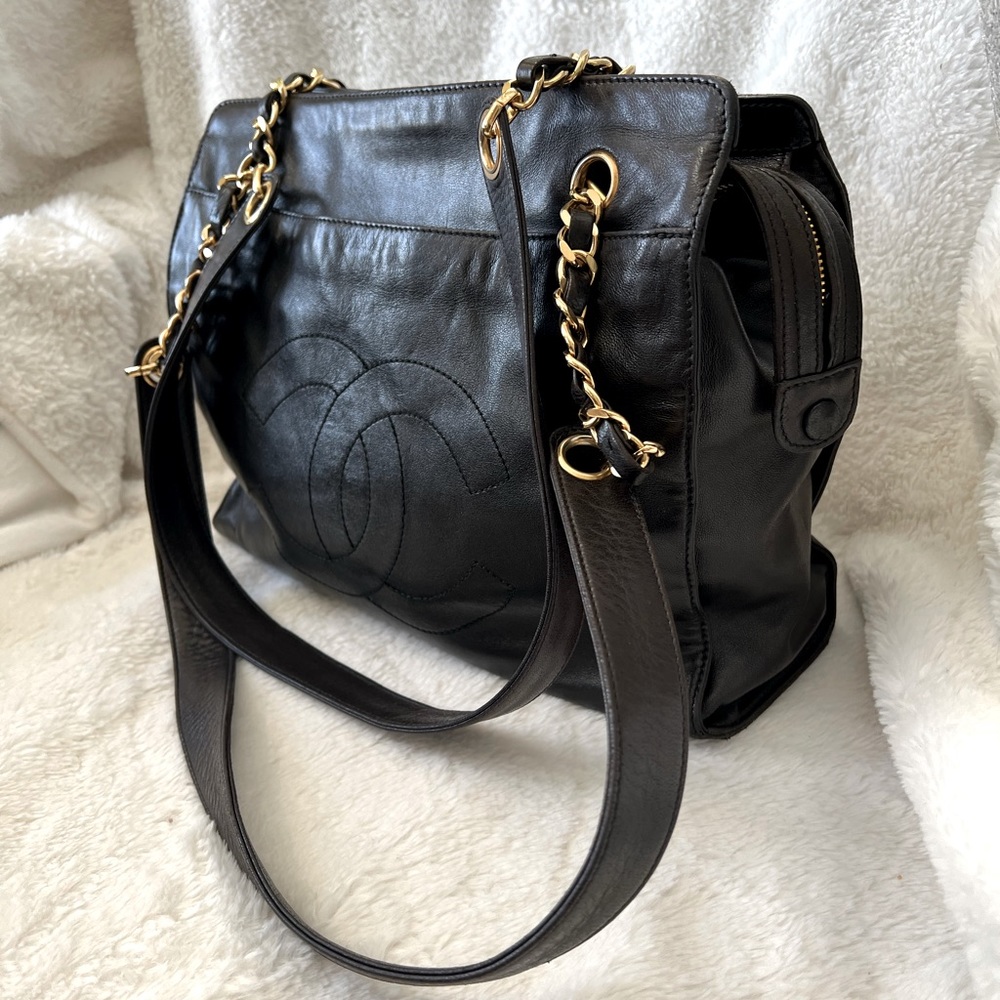 Auth CHANEL Lambskin CC Logo Chain Shoulder Tote Bag Black